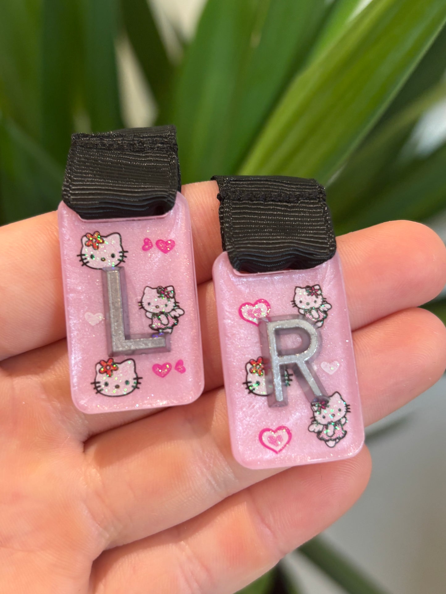 Hello kitty + 50cm black ribbon (Pre-made)